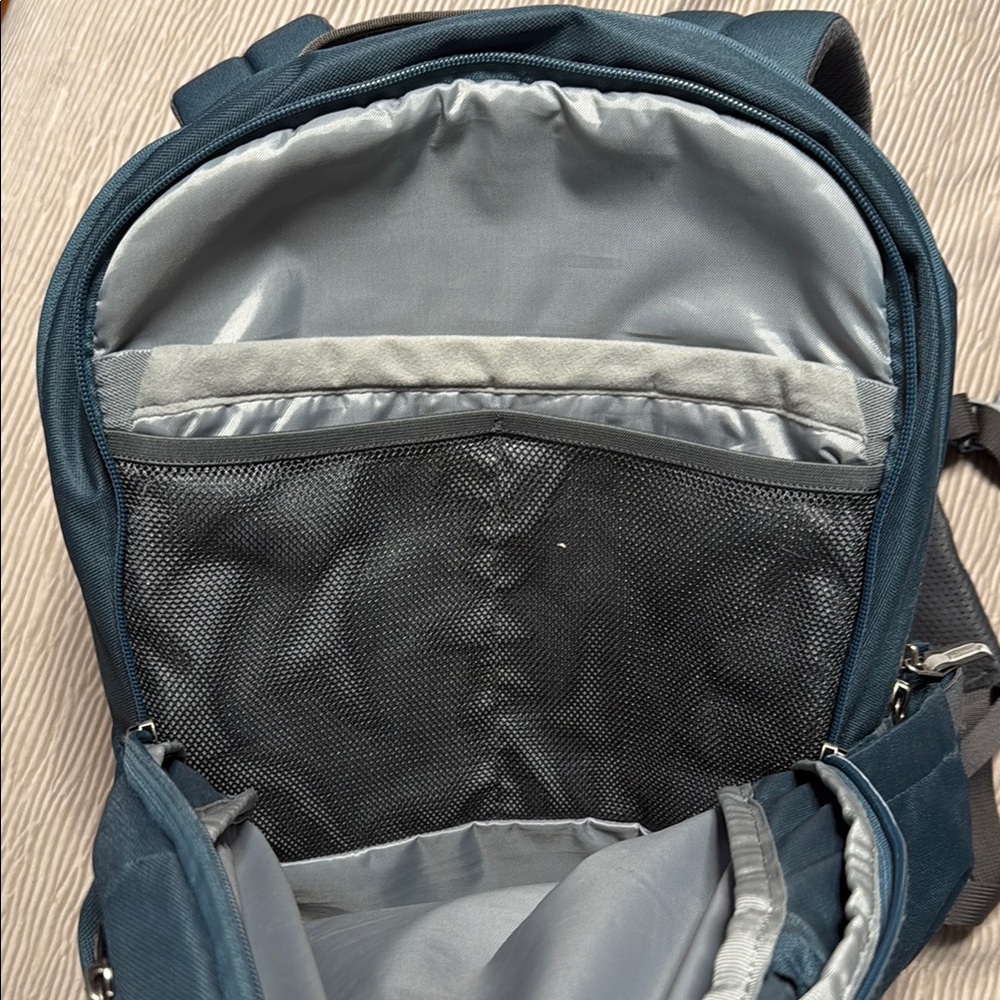 MEC Men's Blue Backpack - Picture 3 of 7